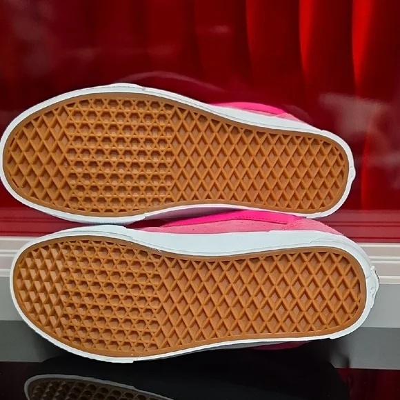 Vans Knu Skool Nubuck Pink Glo – Men’s 10.5 / Women’s 12 – New w/ Box